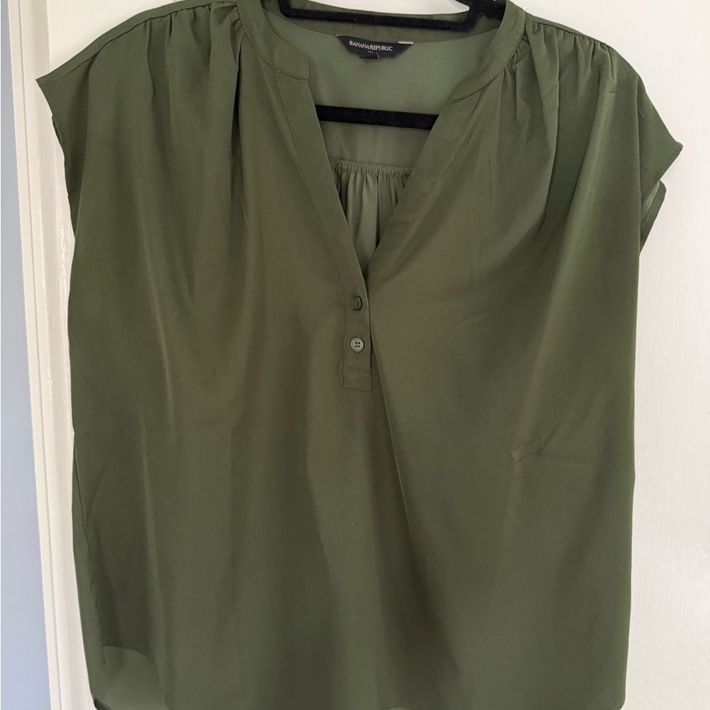 Banana Republic Olive Green Button-Front Cap Sleeve Blouse